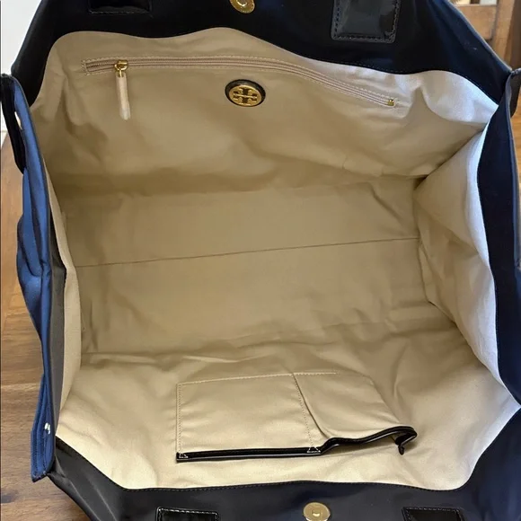 NWOT Tory Burch Ella Nylon Large Tote - Picture 9 of 14